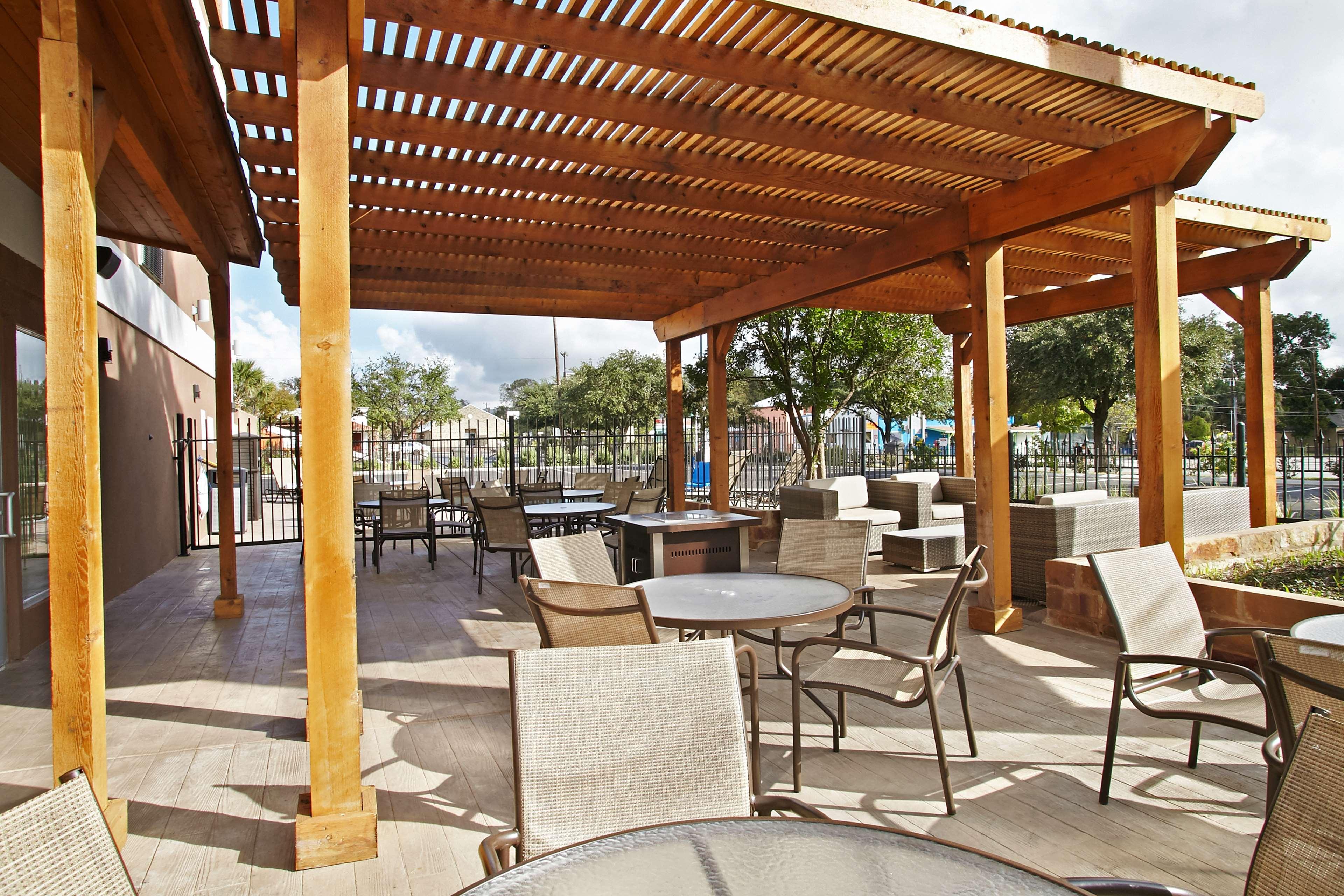 Best Western Plus Madison-Huntsville Hotel Zewnętrze zdjęcie
