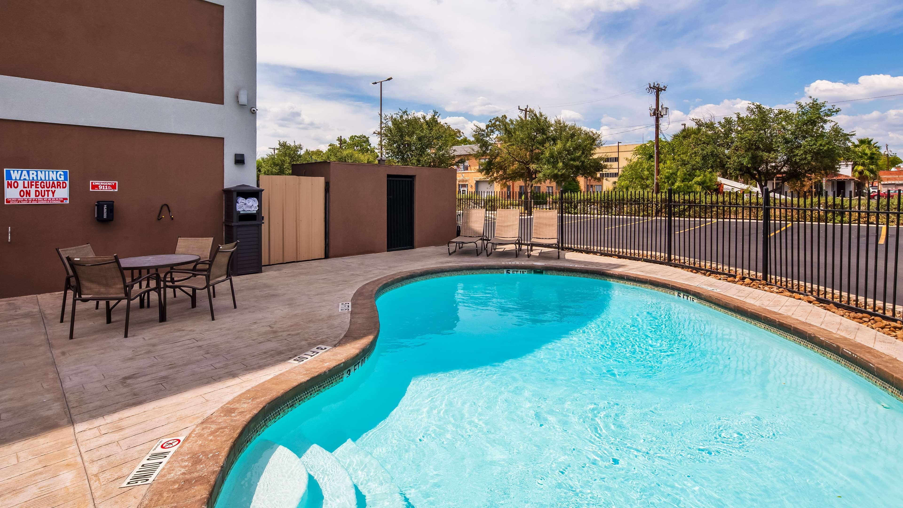 Best Western Plus Madison-Huntsville Hotel Zewnętrze zdjęcie